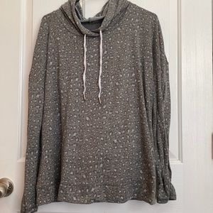 Lane Bryant- Livi Active lounge set dark gray with snow leopard print- 18/20